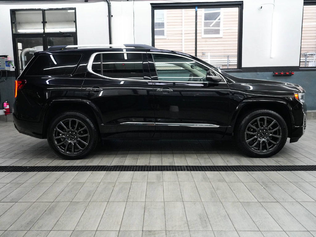 Used 2023 GMC Acadia Denali w/ Black Diamond Edition AWD/4WD image 5