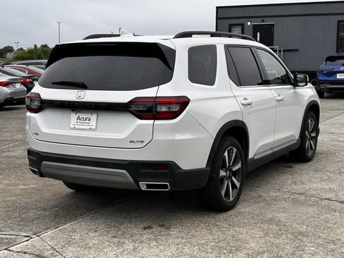 Used 2024 Honda Pilot Elite image 4