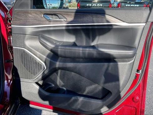 New 2026 Jeep Grand Cherokee Limited AWD/4WD image 31