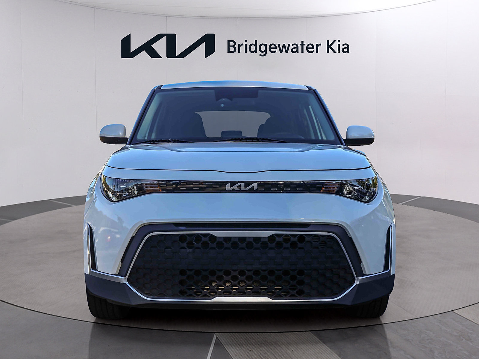 Certified 2025 Kia Soul LX w/ LX Technology Package FWD image 2