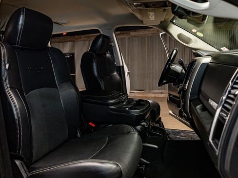 Used 2017 RAM 2500 Laramie image 26