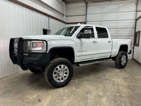 Used 2016 GMC Sierra 2500 Denali w/ Driver Alert Package image 9