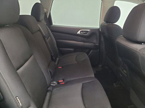 Used 2020 Nissan Pathfinder S FWD image 19