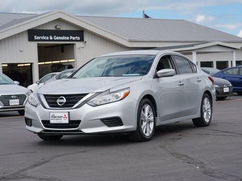 Used 2017 Nissan Altima 2.5 S w/ Power Driver Seat Package FWD image 7