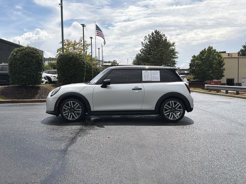 Certified 2026 MINI Cooper 2-Door Hardtop FWD image 14