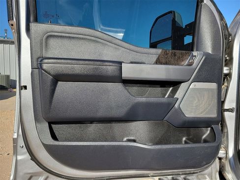 Used 2023 Ford F350 Lariat w/ FX4 Off-Road Package image 18