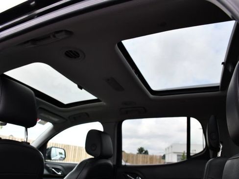 Used 2018 GMC Acadia SLT FWD image 31