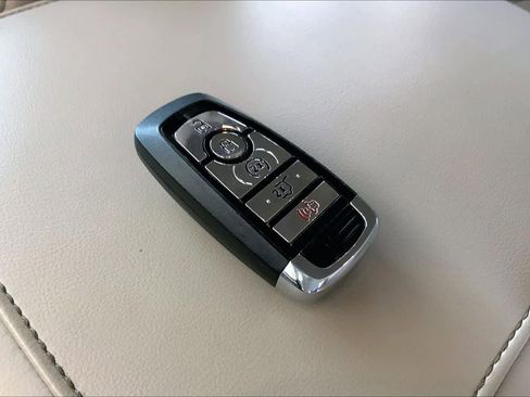 Used 2023 Lincoln Aviator AWD image 14