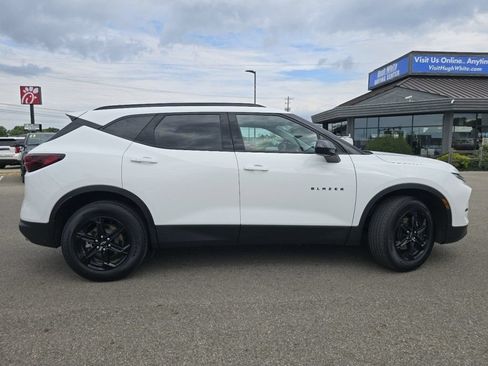 Used 2024 Chevrolet Blazer LT w/ Convenience Package AWD/4WD image 17