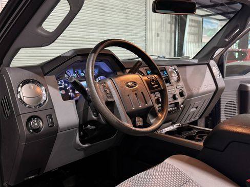 Used 2016 Ford F250 XLT w/ XLT Value Package image 5