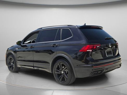 Certified 2024 Volkswagen Tiguan SE R-Line FWD image 4