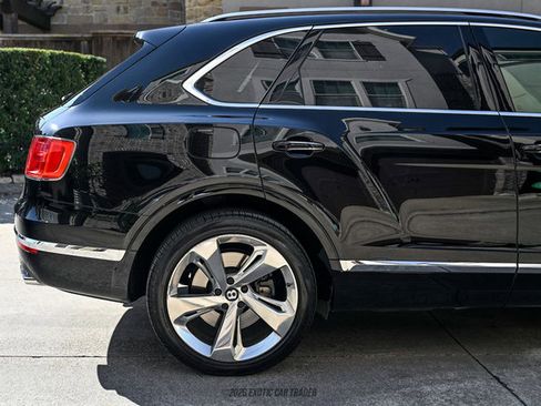 Used 2018 Bentley Bentayga image 10
