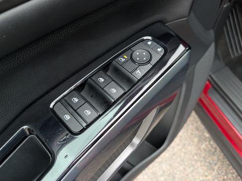 Used 2023 Nissan Pathfinder SL AWD/4WD image 23