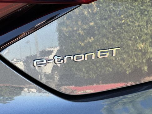 Used 2022 Audi e-tron GT Prestige w/ Prestige Package image 7