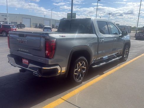 Used 2024 GMC Sierra 1500 SLT w/ SLT Premium Plus Package AWD/4WD image 9