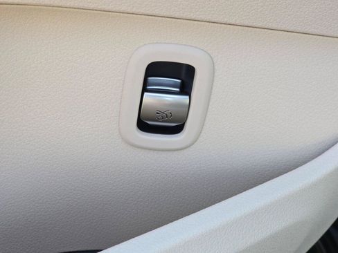 New 2026 Mercedes-Benz C 300 4MATIC Sedan image 36