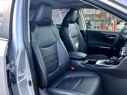 Used 2025 Toyota RAV4 Limited image 7