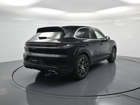 Certified 2026 Porsche Cayenne AWD/4WD image 30