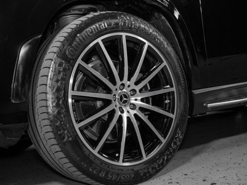 Certified 2023 Mercedes-Benz GLS 580 580 4MATIC® SUV image 32