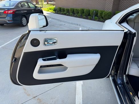 Used 2016 Rolls-Royce Wraith image 22