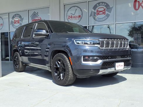 Used 2023 Jeep Grand Wagoneer Series III AWD/4WD image 4