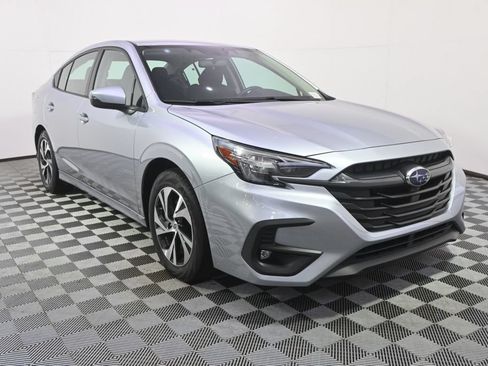Used 2025 Subaru Legacy Premium AWD/4WD image 9