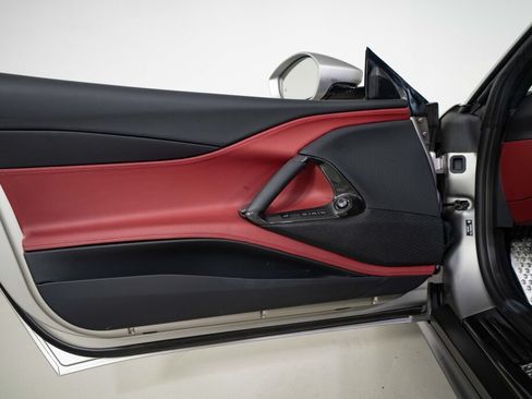 Certified 2022 Ferrari 812 GTS RWD image 35