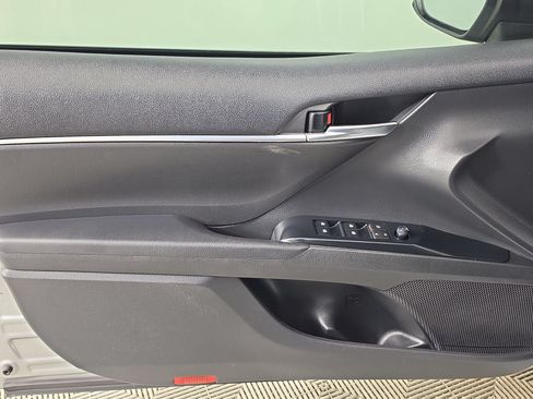 Used 2020 Toyota Camry LE FWD image 16