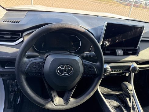 Used 2023 Toyota RAV4 XLE image 9