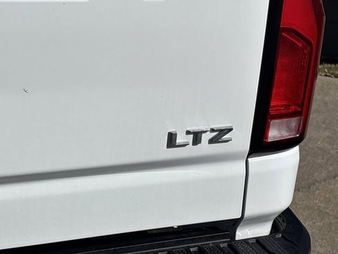 Used 2025 Chevrolet Silverado 2500 LTZ w/ LTZ Premium Package image 6
