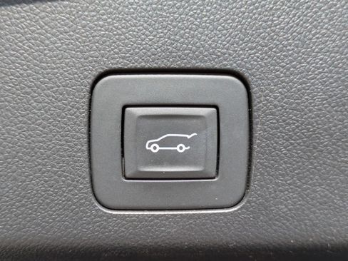 Used 2023 Buick Encore GX Essence w/ Experience Buick Package image 8