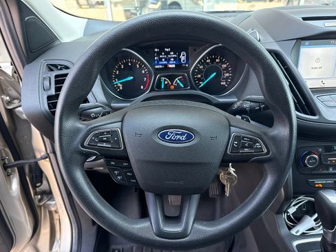 Used 2017 Ford Escape SE w/ Equipment Group 201A AWD/4WD image 9