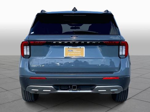 Certified 2025 Ford Explorer Active w/ Active Comfort Package image 5