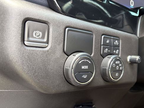 Used 2023 Chevrolet Silverado 1500 High Country RWD image 18