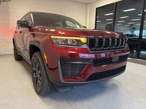 New 2026 Jeep Grand Cherokee L 4WD image 8