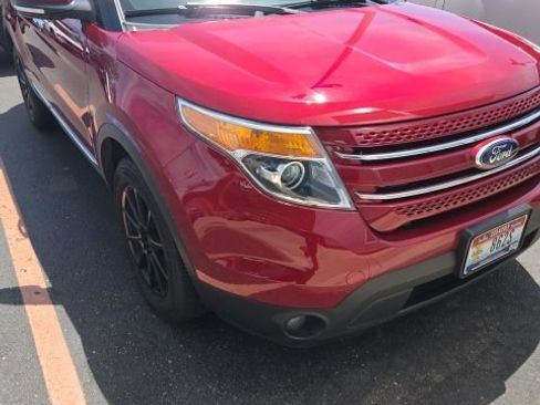 Used 2015 Ford Explorer Limited w/ Equipment Group 301A AWD/4WD image 11