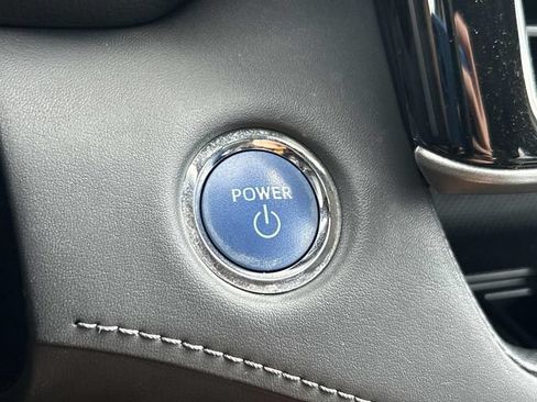 Used 2022 Toyota Highlander XLE AWD/4WD image 32