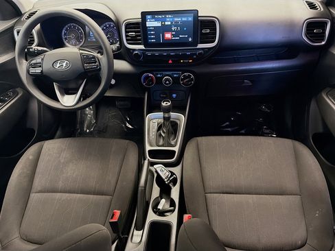 Used 2021 Hyundai Venue SE FWD image 12