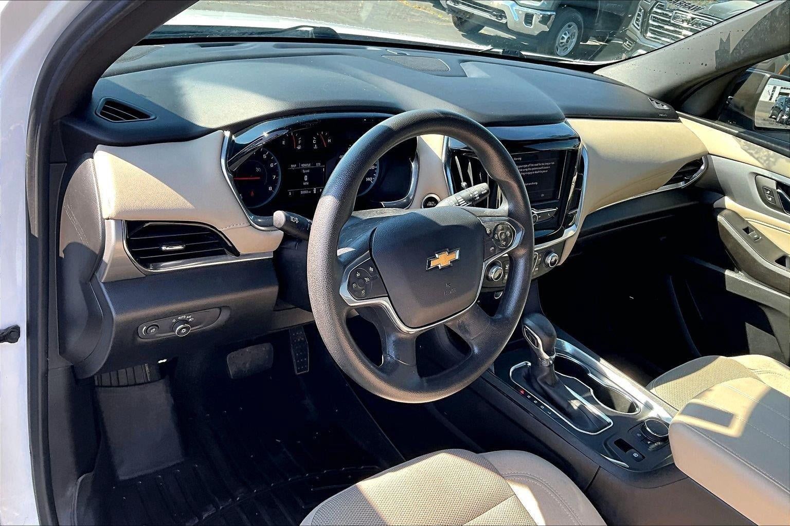 Used 2022 Chevrolet Traverse LS AWD/4WD image 15