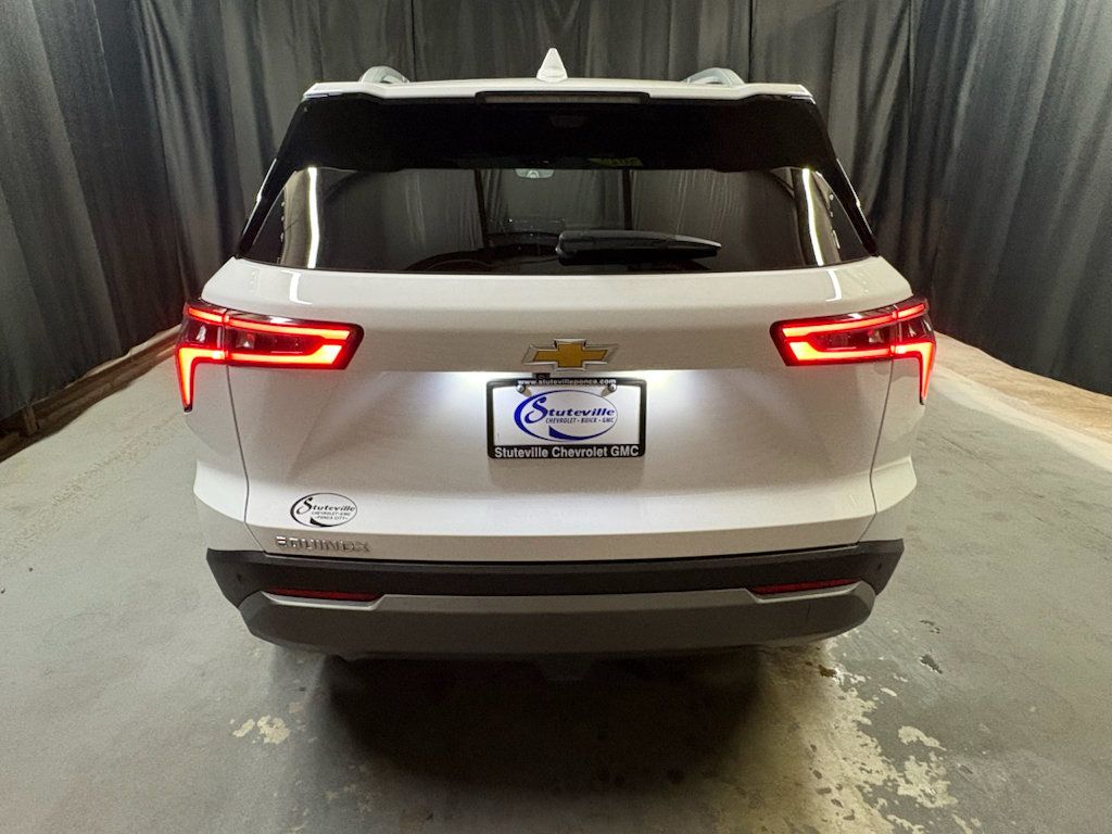 Used 2025 Chevrolet Equinox LT w/ Convenience Package II FWD image 6
