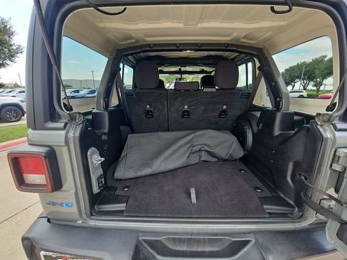 Used 2023 Jeep Wrangler Unlimited image 24