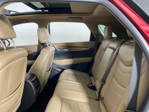 Used 2019 Cadillac XT5 Platinum AWD/4WD image 32