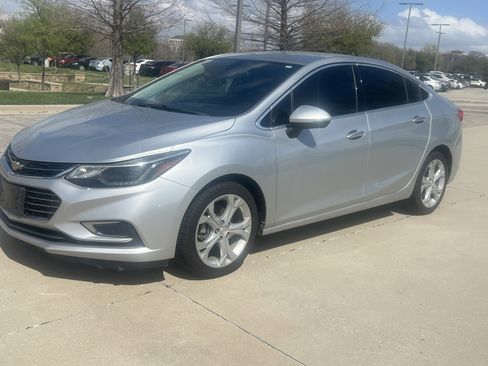 Used 2017 Chevrolet Cruze Premier image 5