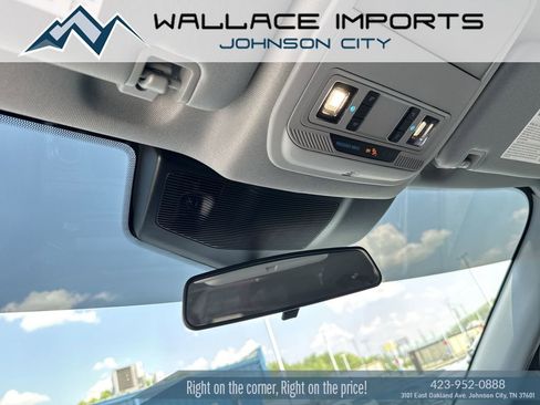 Used 2021 Ford Explorer XLT AWD/4WD image 16