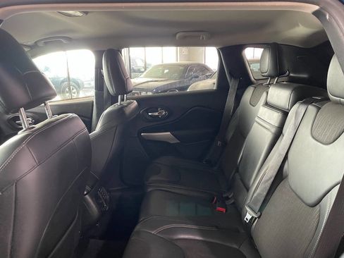 Used 2018 Jeep Cherokee Latitude Plus image 20