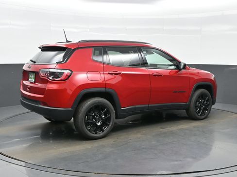 New 2026 Jeep Compass Latitude AWD/4WD image 8