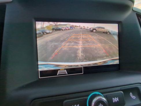 Used 2023 GMC Terrain SLE w/ Driver Convenience Package image 18