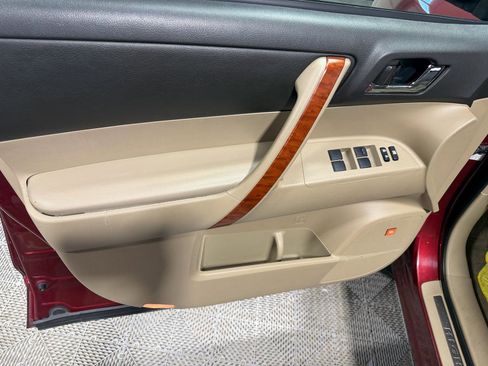 Used 2009 Toyota Highlander Limited AWD/4WD image 26