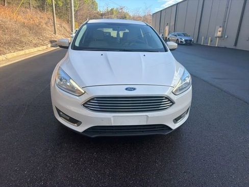 Used 2018 Ford Focus Titanium image 2