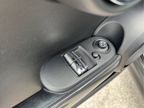 Used 2021 MINI Cooper 2-Door Hardtop FWD image 19